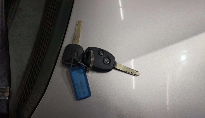 2015 Honda Brio VX AT, Petrol, Automatic, 36,396 km, Key Close Up