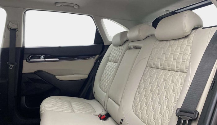 2020 KIA SELTOS HTX 1.5 PETROL, Petrol, Manual, 39,429 km, Right Side Rear Door Cabin