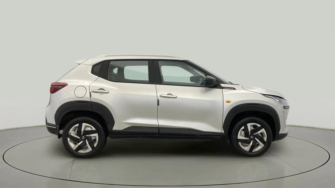 2023 Nissan MAGNITE XE, Petrol, Manual, 10,171 km, Right Side View