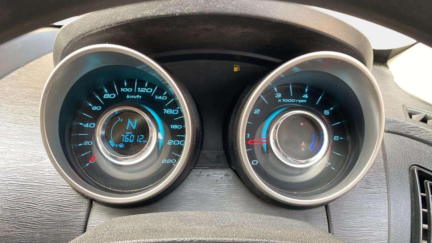 2018 Mahindra XUV500 W7, Diesel, Manual, 76,070 km, Odometer Image