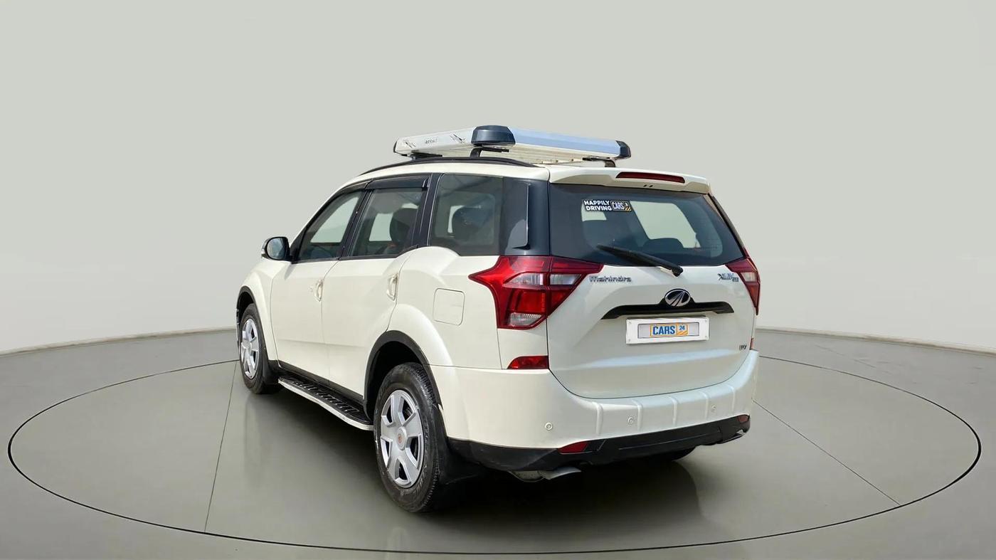 2018 Mahindra XUV500 W7, Diesel, Manual, 76,070 km, Left Back Diagonal