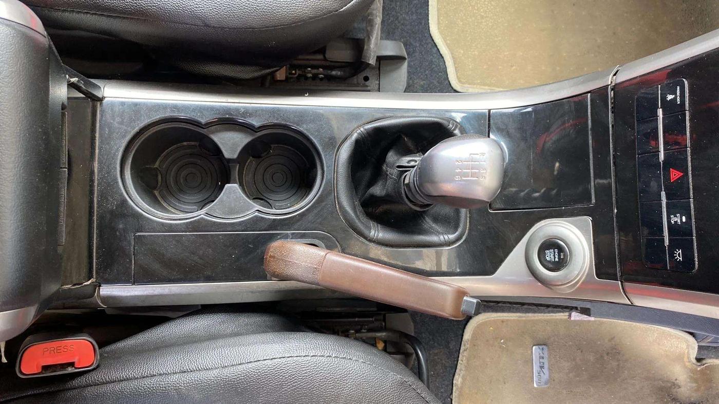 2018 Mahindra XUV500 W7, Diesel, Manual, 76,070 km, Gear Lever