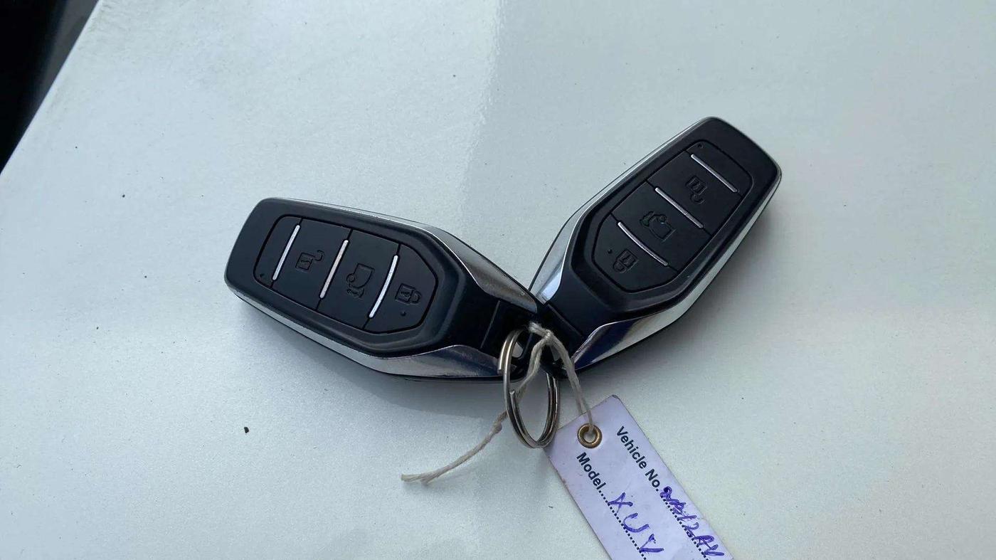2018 Mahindra XUV500 W7, Diesel, Manual, 76,070 km, Key Close Up