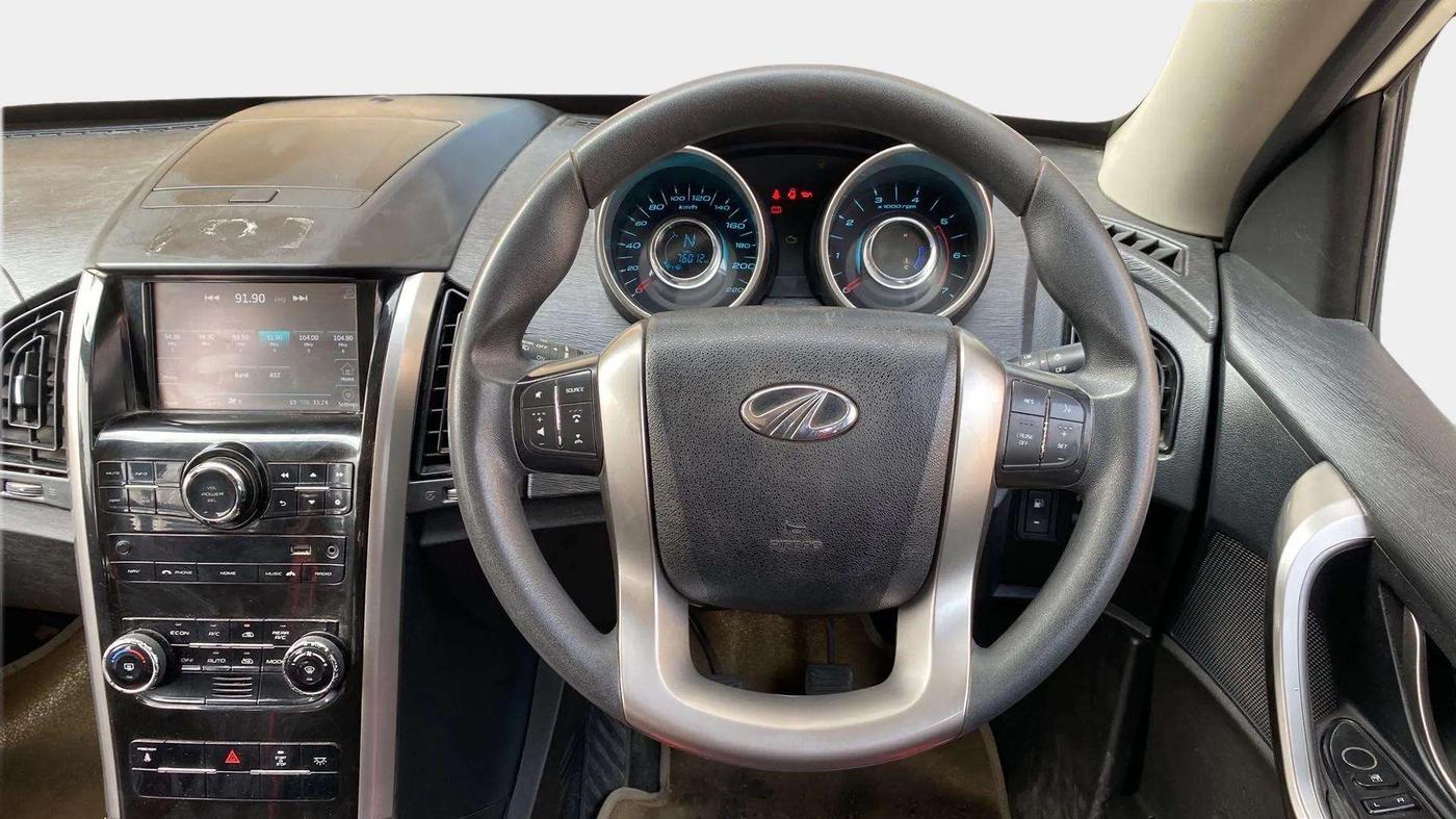 2018 Mahindra XUV500 W7, Diesel, Manual, 76,070 km, Steering Wheel Close Up