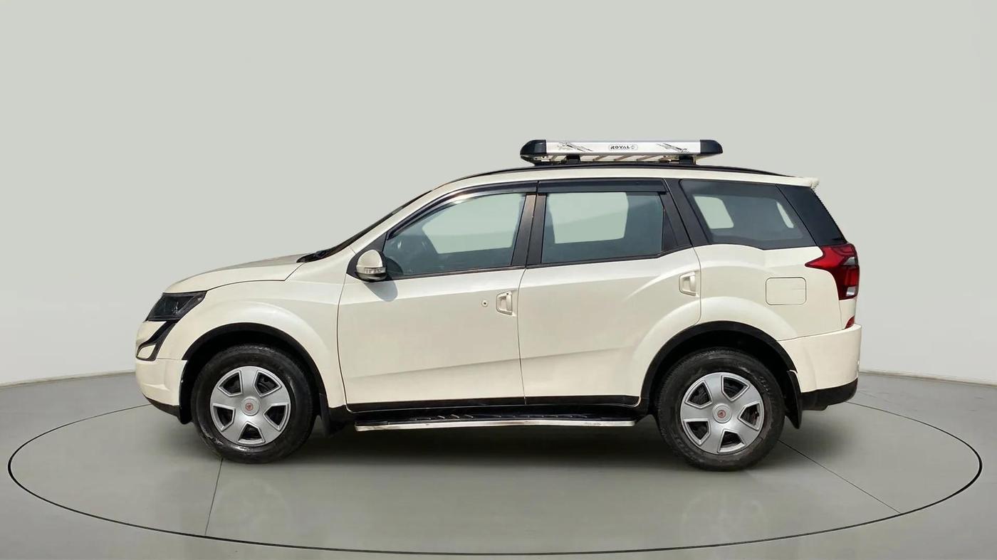 2018 Mahindra XUV500 W7, Diesel, Manual, 76,070 km, Left Side