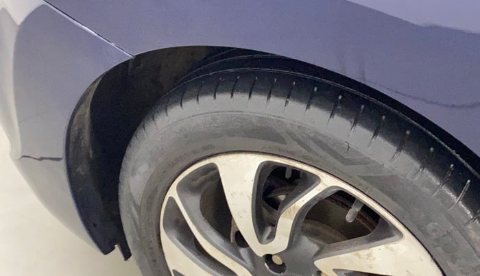 2021 Toyota Glanza V CVT, Petrol, Automatic, 52,000 km, Left front tyre - Minor crack