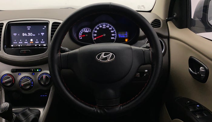 2016 Hyundai i10 MAGNA 1.1, Petrol, Manual, 27,311 km, Steering Wheel Close Up