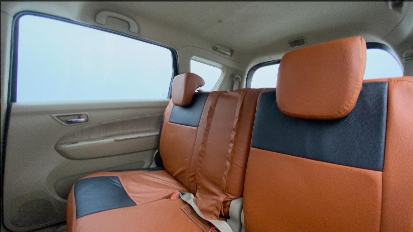 2012 Maruti Ertiga VXI, Petrol, Manual, 77,738 km, Right Side Rear Door Cabin
