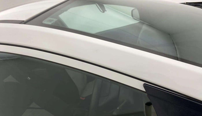 2017 Hyundai Grand i10 MAGNA AT 1.2 KAPPA VTVT, Petrol, Automatic, 35,675 km, Right A pillar - Paint is slightly faded