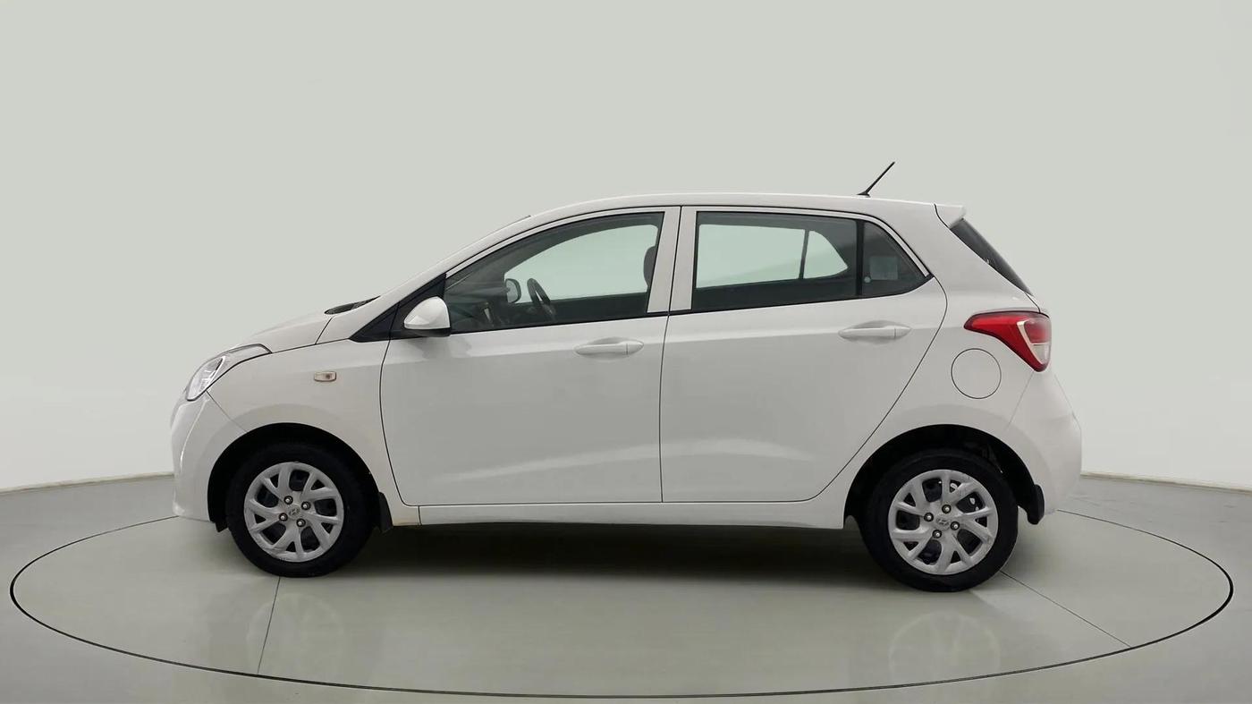 2017 Hyundai Grand i10 MAGNA AT 1.2 KAPPA VTVT, Petrol, Automatic, 35,675 km, Left Side