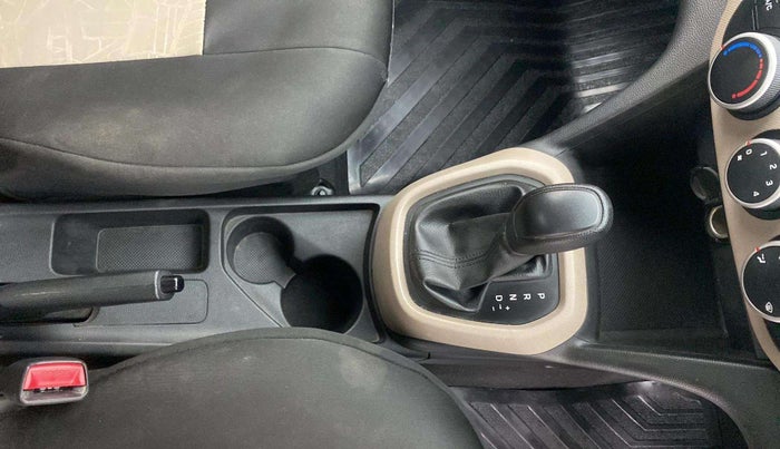 2017 Hyundai Grand i10 MAGNA AT 1.2 KAPPA VTVT, Petrol, Automatic, 35,675 km, Gear Lever