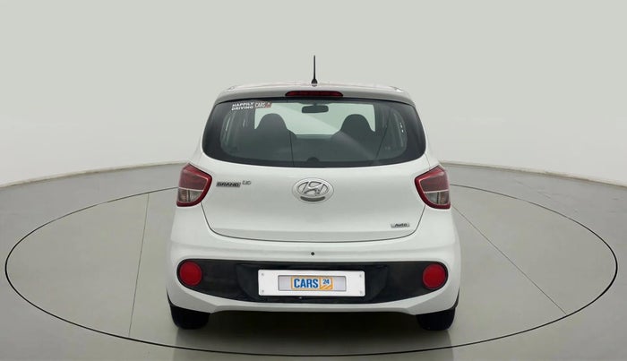 2017 Hyundai Grand i10 MAGNA AT 1.2 KAPPA VTVT, Petrol, Automatic, 35,675 km, Back/Rear
