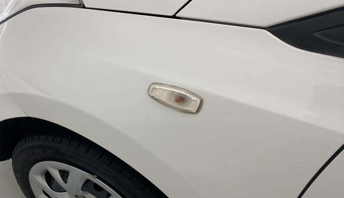2017 Hyundai Grand i10 MAGNA AT 1.2 KAPPA VTVT, Petrol, Automatic, 35,675 km, Left fender - Slightly dented
