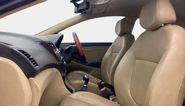 2013 Hyundai Verna FLUIDIC 1.6 VTVT SX, Petrol, Manual, 81,696 km, Right Side Front Door Cabin
