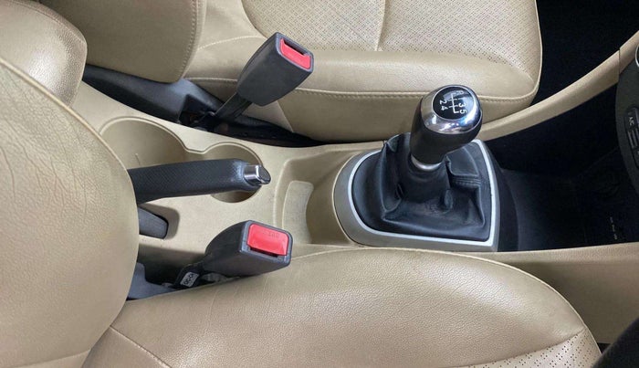 2013 Hyundai Verna FLUIDIC 1.6 VTVT SX, Petrol, Manual, 81,696 km, Gear Lever
