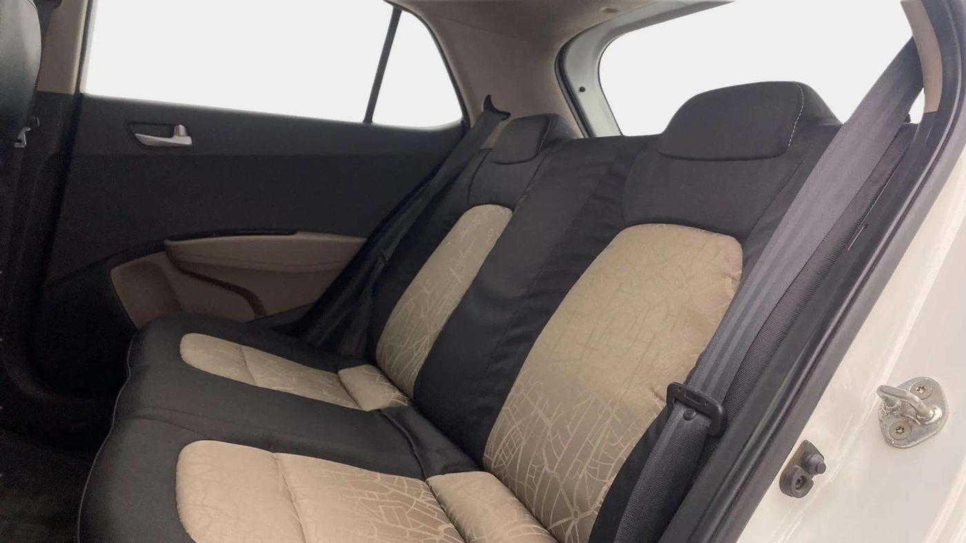 2018 Hyundai Grand i10 SPORTZ (O) AT 1.2 KAPPA VTVT, Petrol, Automatic, 55,305 km, Right Side Rear Door Cabin