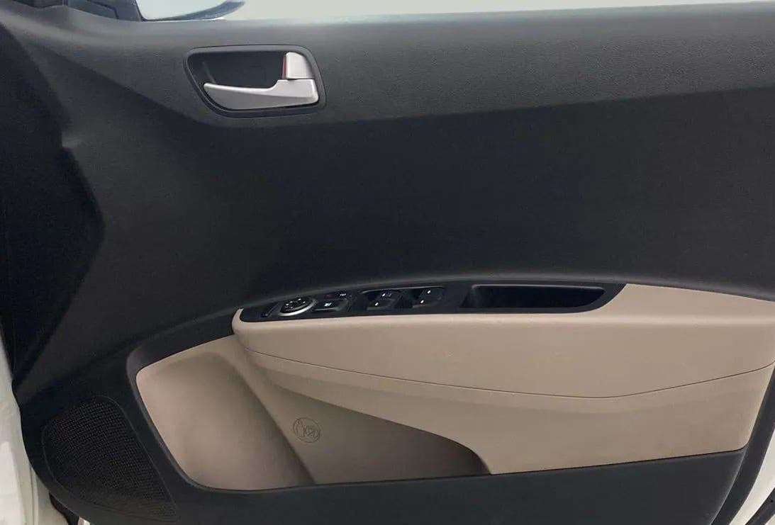 2018 Hyundai Grand i10 SPORTZ (O) AT 1.2 KAPPA VTVT, Petrol, Automatic, 55,305 km, Driver Side Door Panels Control
