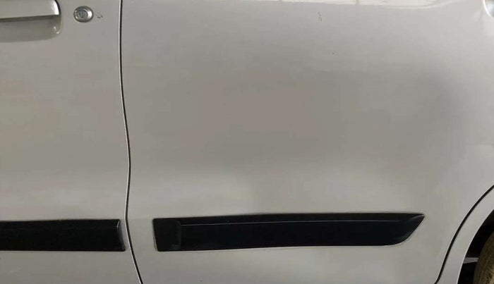 2014 Maruti Wagon R 1.0 VXI, Petrol, Manual, 75,258 km, Rear left door - Slightly dented