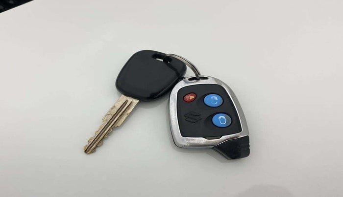 2016 Maruti Alto 800 LXI, CNG, Manual, 27,072 km, Key Close Up