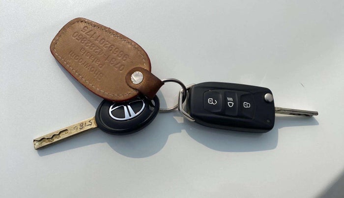 2021 Tata Tiago XT PETROL, Petrol, Manual, 7,134 km, Key Close Up
