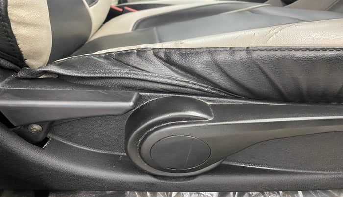 2018 Tata Tiago XZA PETROL, Petrol, Automatic, 39,157 km, Driver Side Adjustment Panel