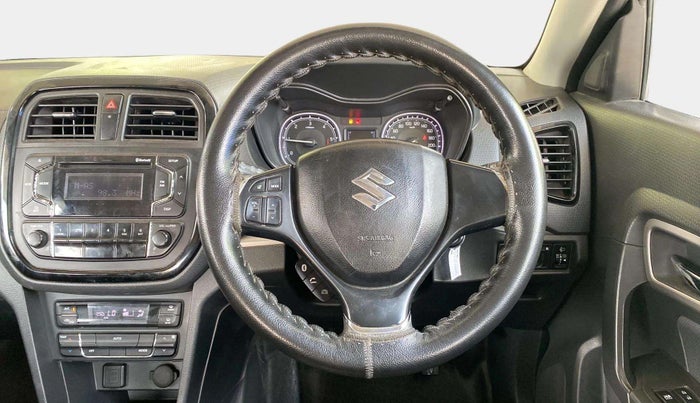 2017 Maruti Vitara Brezza ZDI, Diesel, Manual, 1,00,045 km, Steering Wheel Close Up