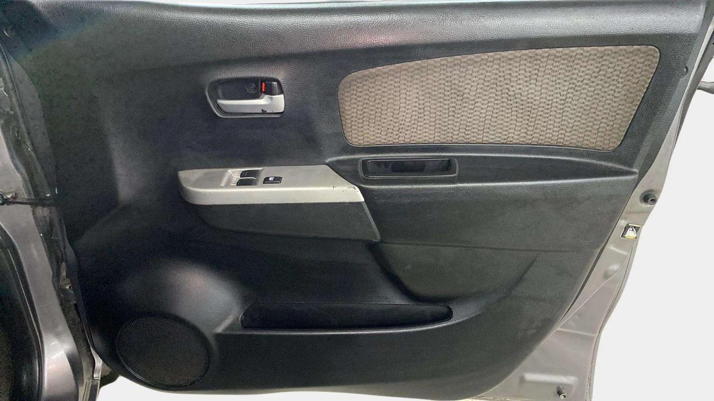 2013 Maruti Wagon R 1.0 LXI, Petrol, Manual, 76,233 km, Driver Side Door Panels Control