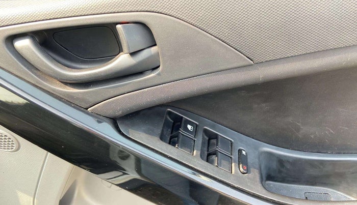 2018 Tata NEXON XMA PETROL, Petrol, Automatic, 85,692 km, Driver Side Door Panels Control