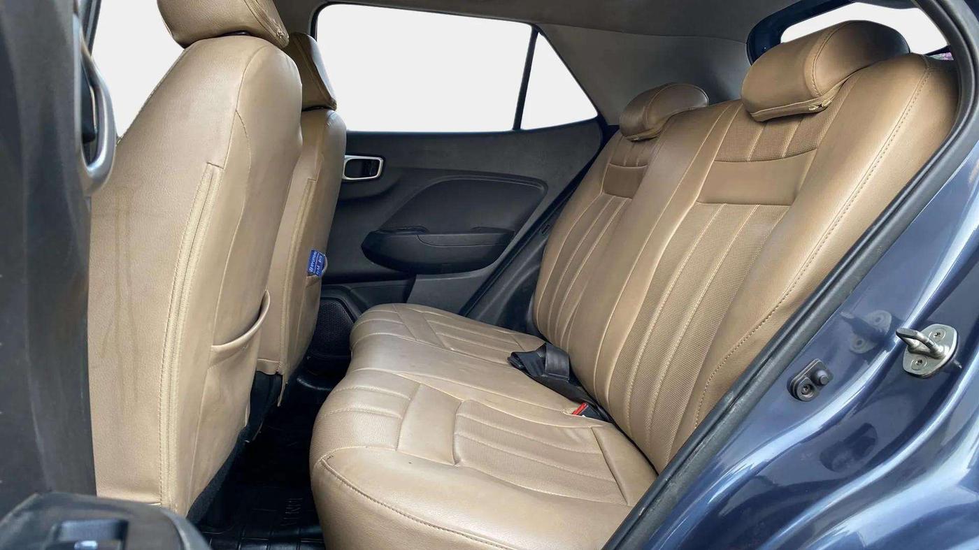 2019 Hyundai VENUE SX 1.0 TURBO, Petrol, Manual, 26,879 km, Right Side Rear Door Cabin