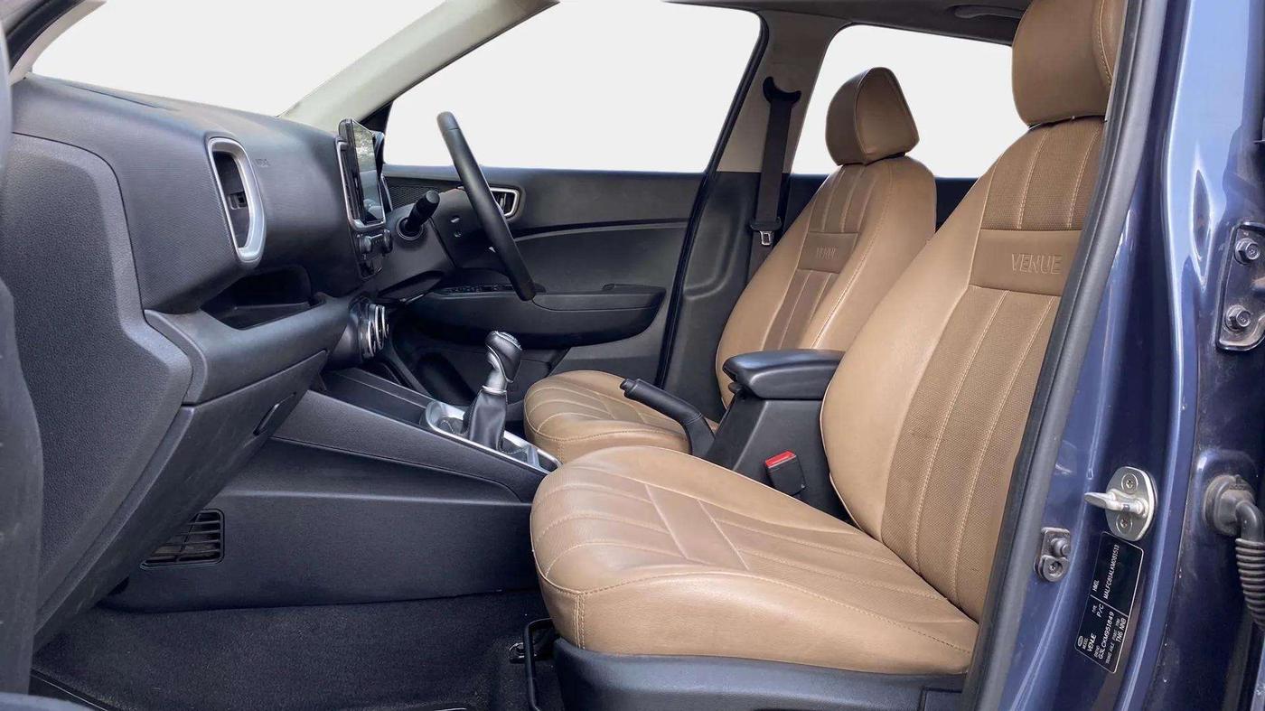 2019 Hyundai VENUE SX 1.0 TURBO, Petrol, Manual, 26,879 km, Right Side Front Door Cabin