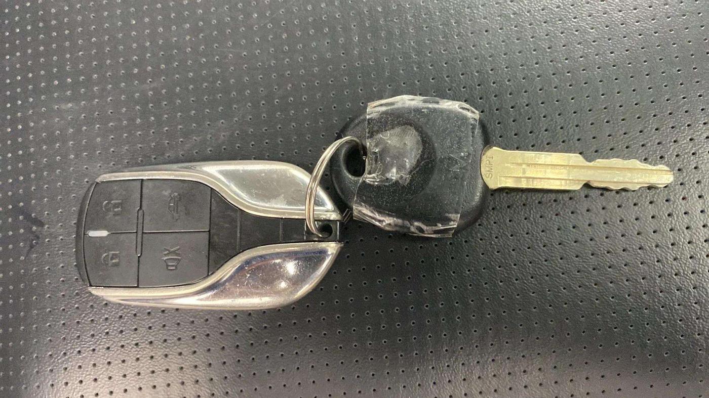 2022 KIA CARENS PREMIUM 1.5 PETROL 7 STR, Petrol, Manual, 24,329 km, Key Close Up