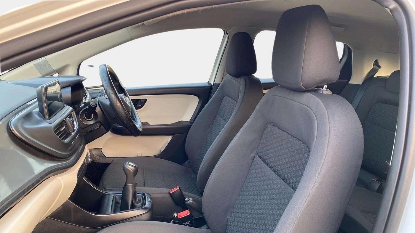 2022 Tata ALTROZ XT PETROL, Petrol, Manual, 36,989 km, Right Side Front Door Cabin