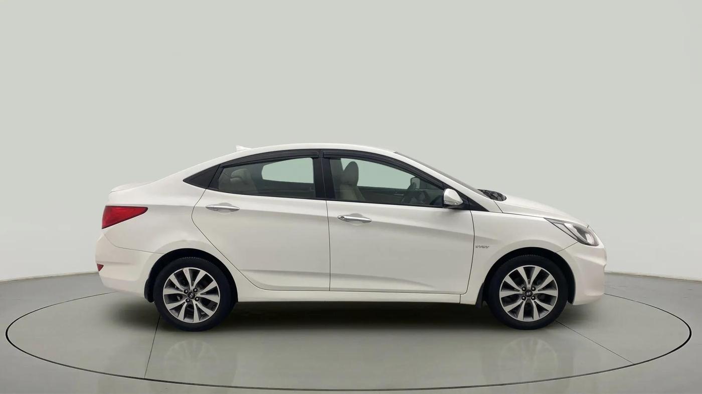 2014 Hyundai Verna FLUIDIC 1.6 VTVT SX, Petrol, Manual, 75,523 km, Right Side View