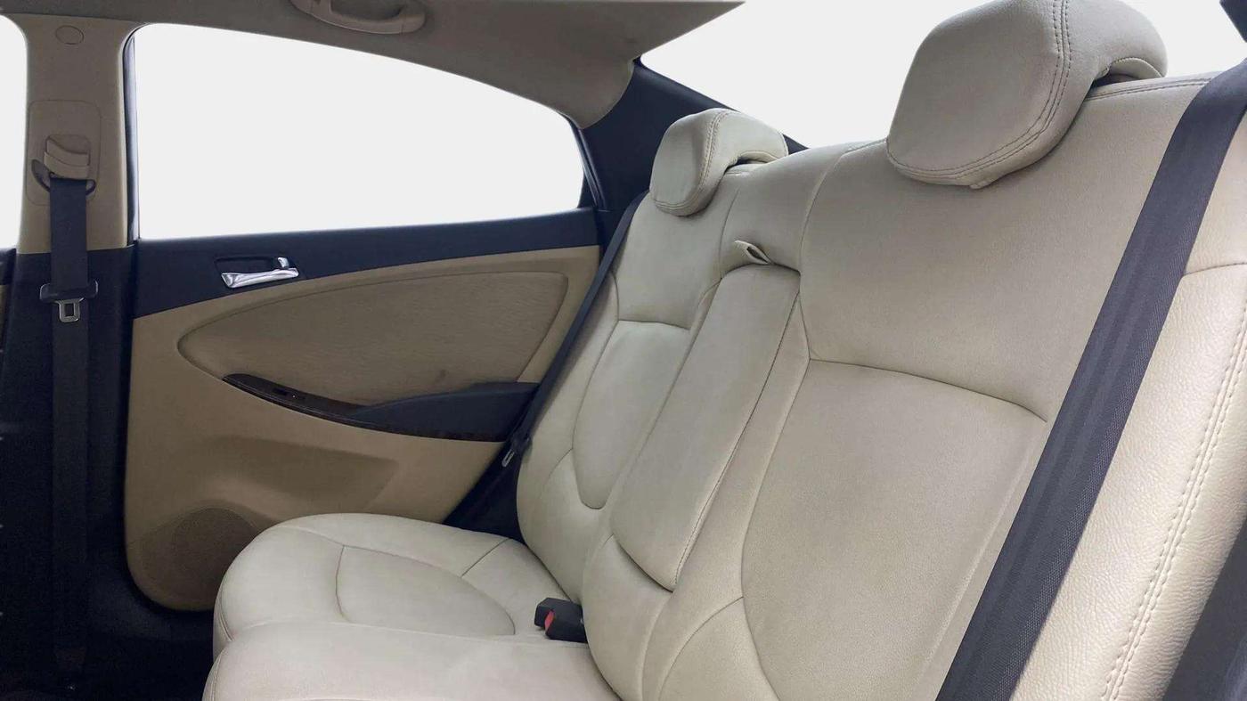 2014 Hyundai Verna FLUIDIC 1.6 VTVT SX, Petrol, Manual, 75,523 km, Right Side Rear Door Cabin