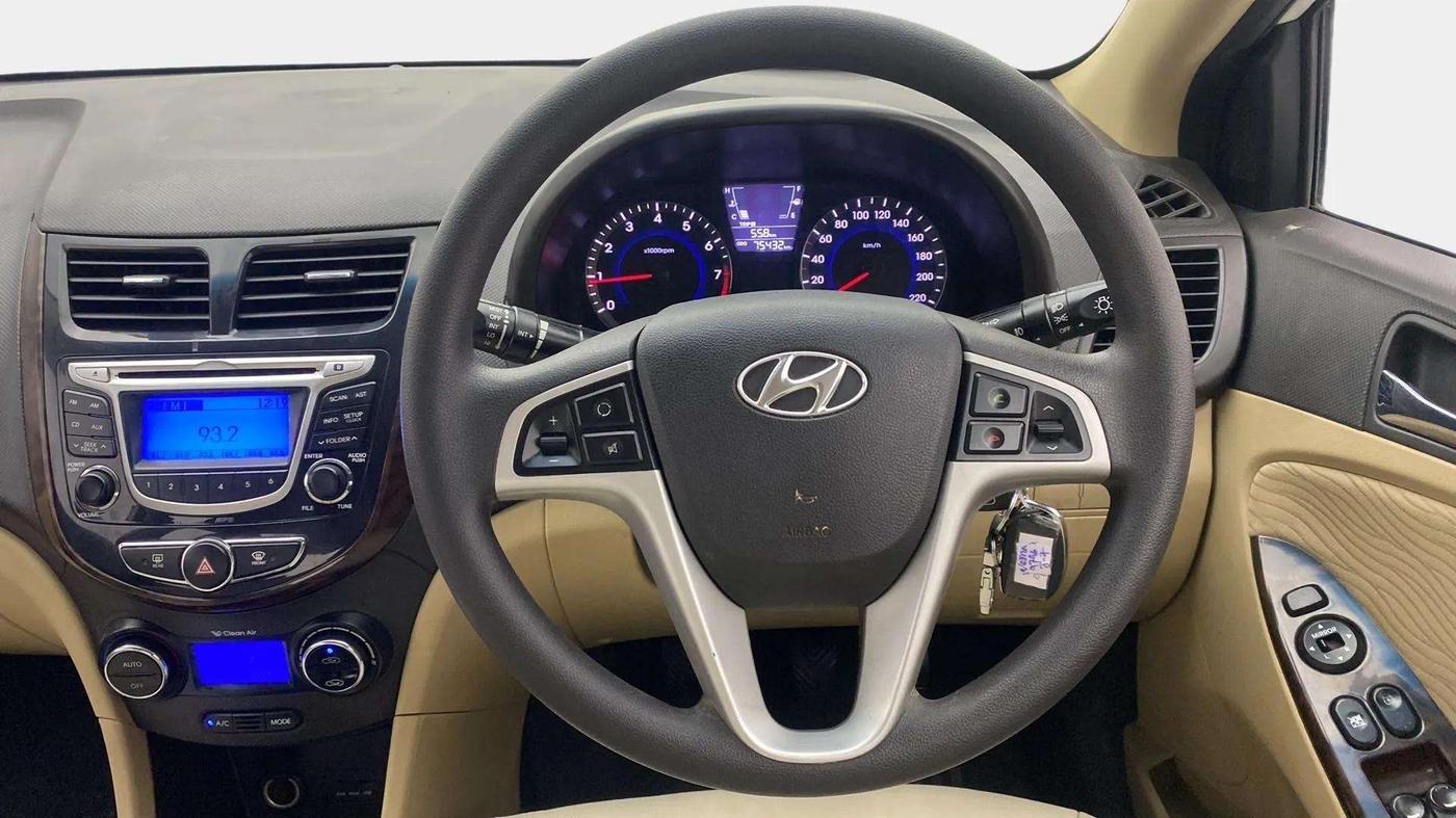 2014 Hyundai Verna FLUIDIC 1.6 VTVT SX, Petrol, Manual, 75,523 km, Steering Wheel Close Up