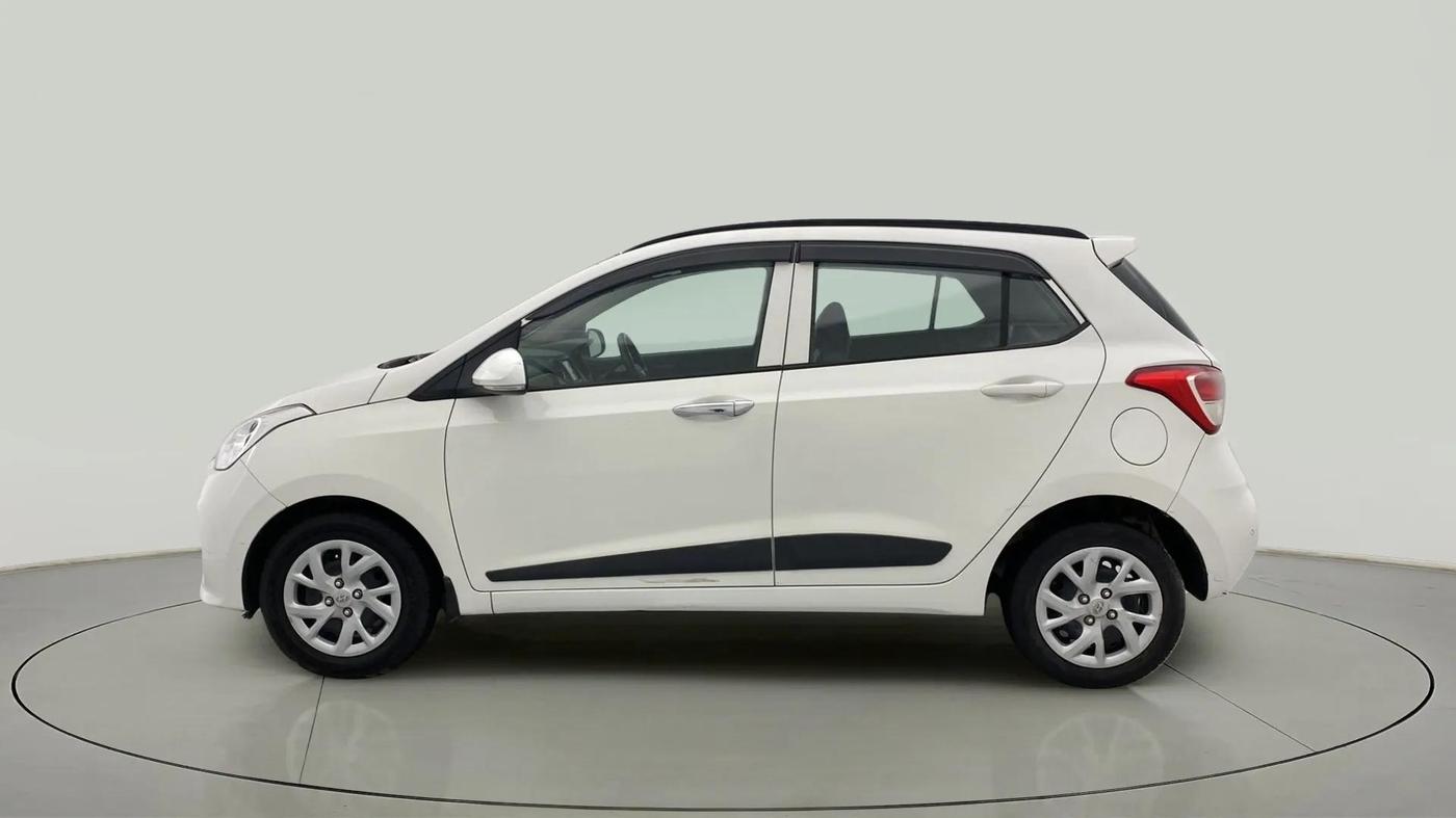 2018 Hyundai Grand i10 SPORTZ 1.2 KAPPA VTVT, Petrol, Manual, 33,924 km, Left Side