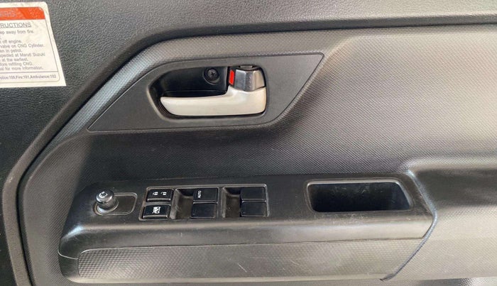 2022 Maruti New Wagon-R LXI CNG 1.0, CNG, Manual, 38,378 km, Driver Side Door Panels Control