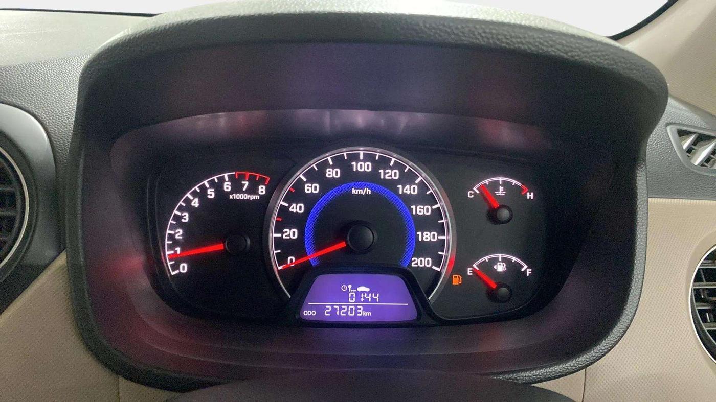 2015 Hyundai Grand i10 SPORTZ 1.2 KAPPA VTVT, Petrol, Manual, 27,402 km, Odometer Image