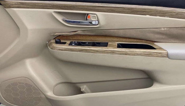 2019 Maruti Ciaz DELTA DIESEL 1.3, Diesel, Manual, 95,236 km, Driver Side Door Panels Control