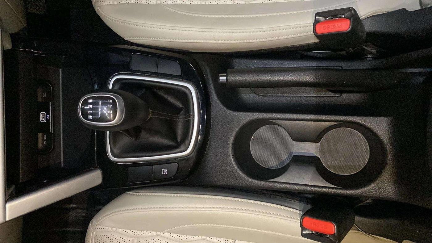 2020 KIA SELTOS HTX 1.5 PETROL, Petrol, Manual, 31,340 km, Gear Lever