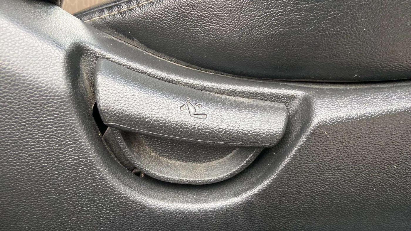 2018 Hyundai Grand i10 SPORTZ AT 1.2 KAPPA VTVT, Petrol, Automatic, 41,083 km, Driver Side Adjustment Panel