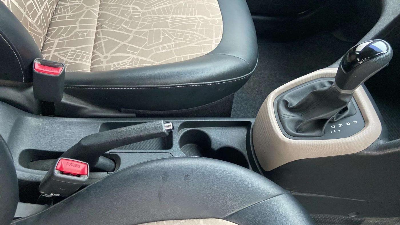 2018 Hyundai Grand i10 SPORTZ AT 1.2 KAPPA VTVT, Petrol, Automatic, 41,083 km, Gear Lever