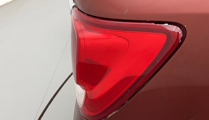 2017 Maruti Dzire VDI, Diesel, Manual, 71,242 km, Right tail light - Minor damage