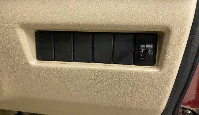 2017 Maruti Dzire VDI, Diesel, Manual, 71,242 km, Dashboard - Headlight height adjustment not working