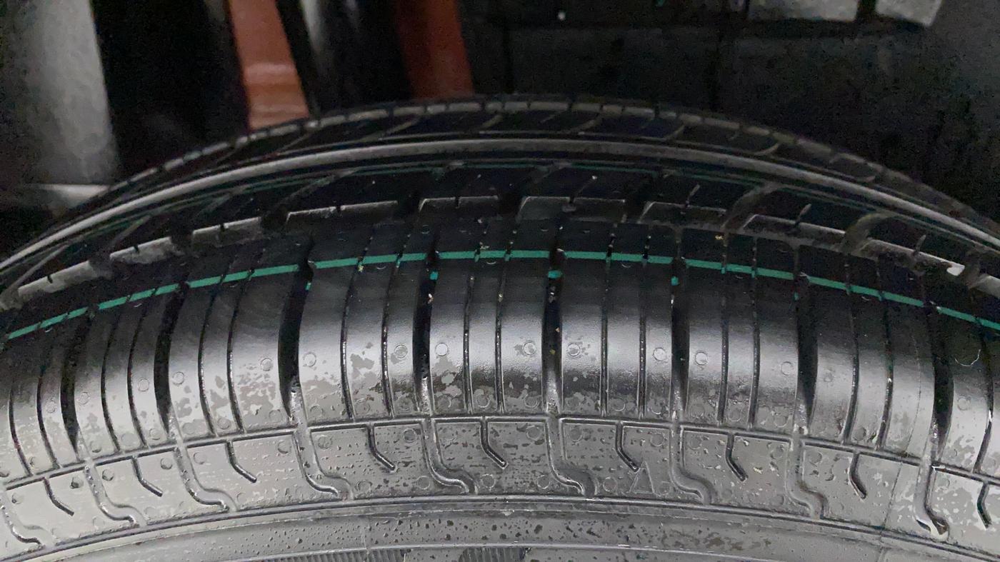 2017 Maruti Dzire VDI, Diesel, Manual, 71,242 km, Right Rear Tyre Tread
