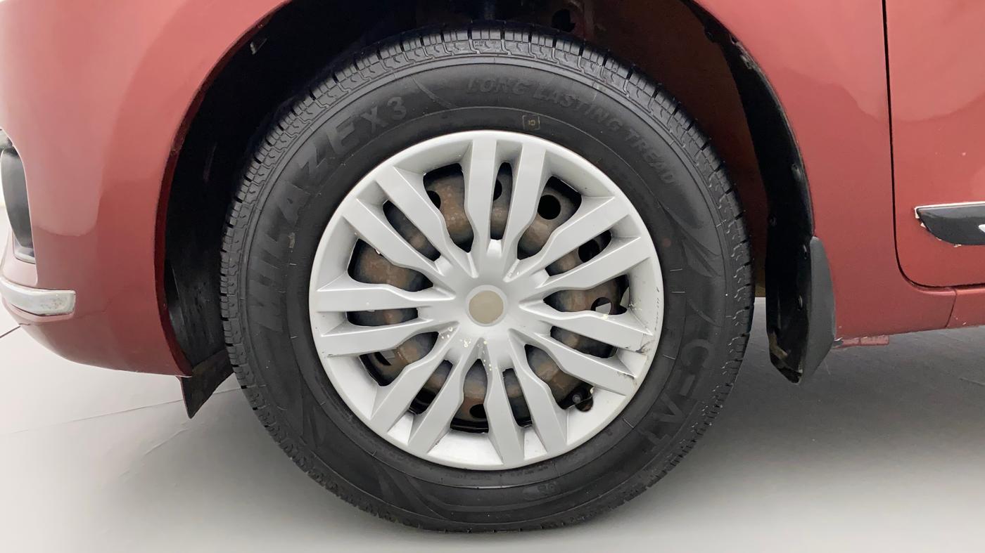 2017 Maruti Dzire VDI, Diesel, Manual, 71,242 km, Left Front Wheel