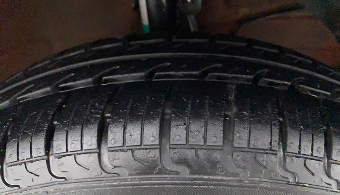 2017 Maruti Dzire VDI, Diesel, Manual, 71,242 km, Right Front Tyre Tread