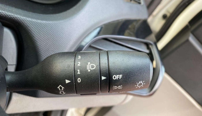 2017 Tata Tiago XT PETROL, Petrol, Manual, 50,166 km, Combination switch - Turn Indicator not functional