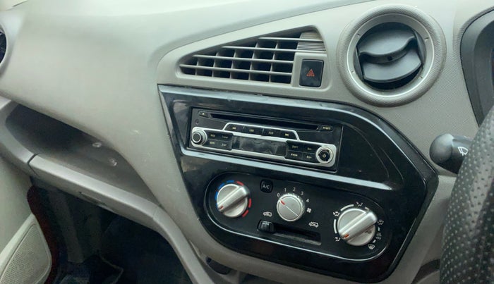 2016 Datsun Redi Go S, Petrol, Manual, 40,329 km, Infotainment system - Button has minor damage