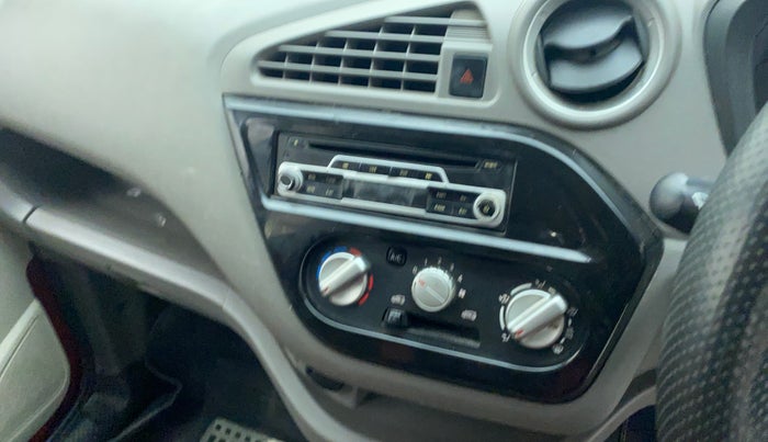 2016 Datsun Redi Go S, Petrol, Manual, 40,329 km, Infotainment system - Display has spot on screen
